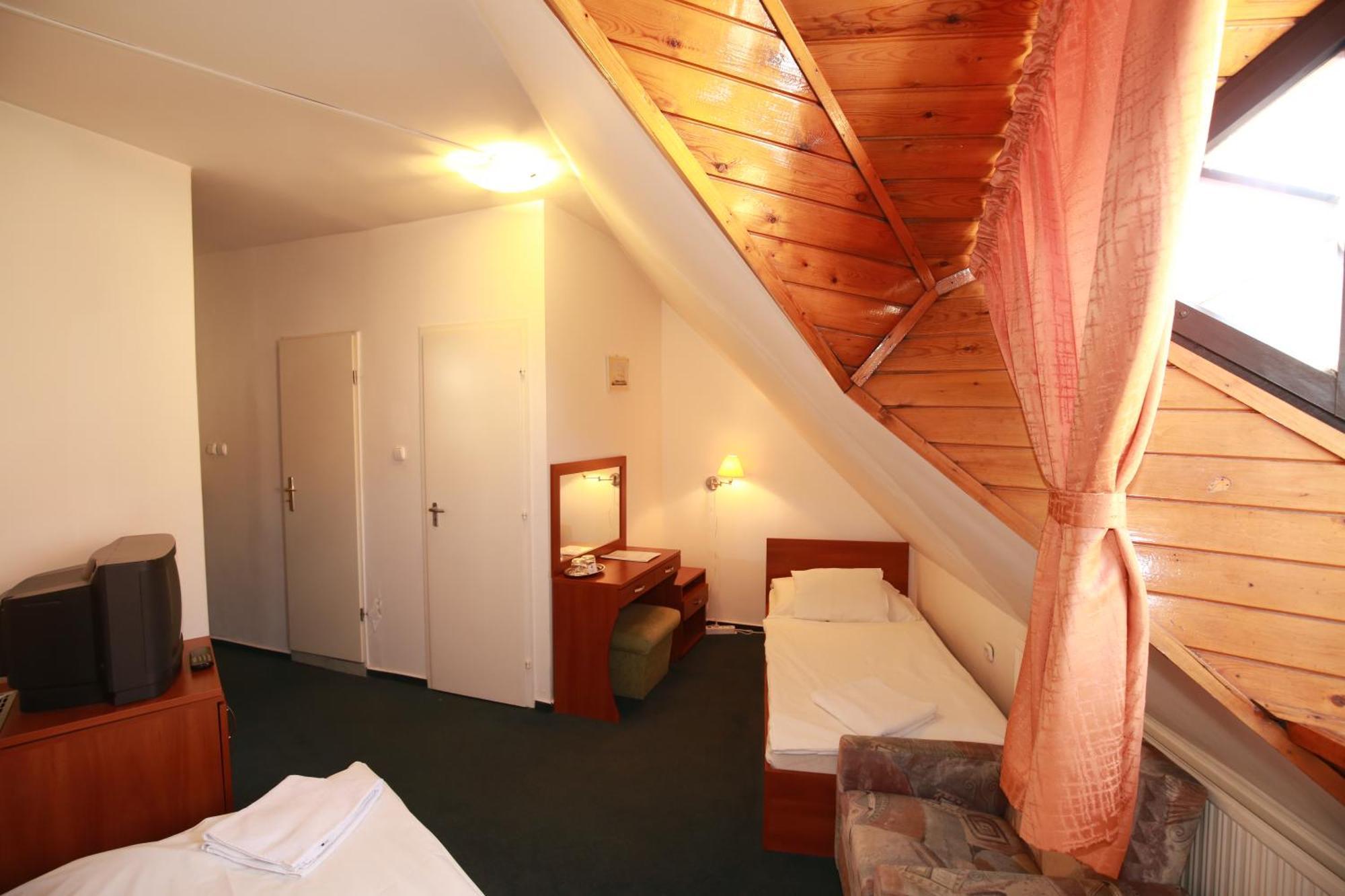 Fonix Hotel 2*