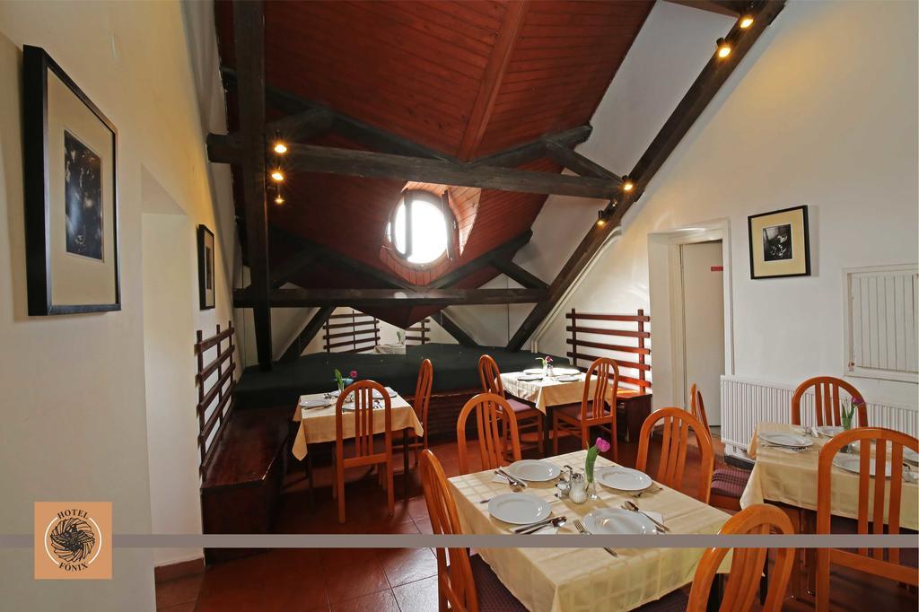 Fonix Hotel